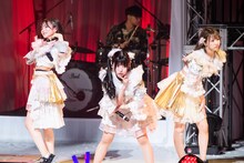 左から宇咲、小鳥遊るい、吉沢朱音。