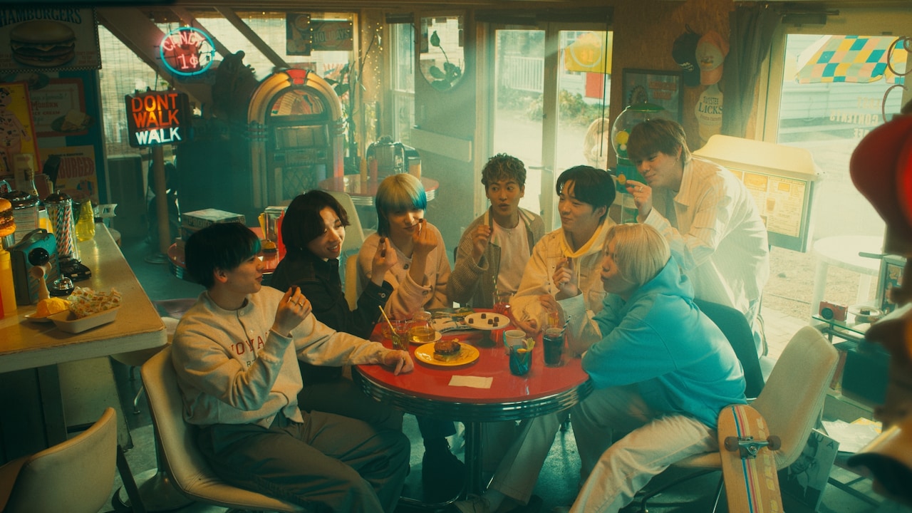 BE:FIRSTがカフェでリラックスする「カヌレット」新CM、LEOはトイプードルに夢中