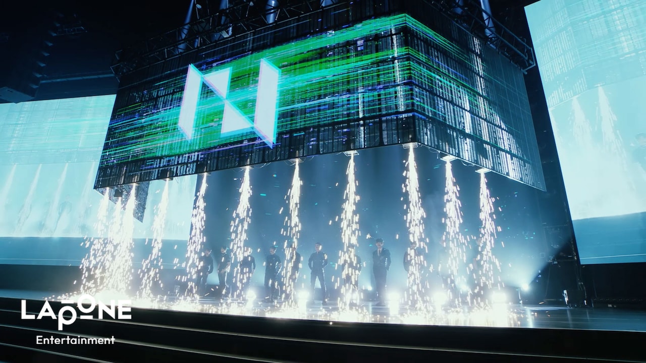 「1ST ARENA LIVE TOUR ［BREAK THE CODE］」のライブ映像より。(c)LAPONE Entertainment