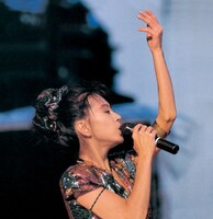 「中森明菜イースト・ライヴ インデックス23　劇場用4Kデジタルリマスター版」より。