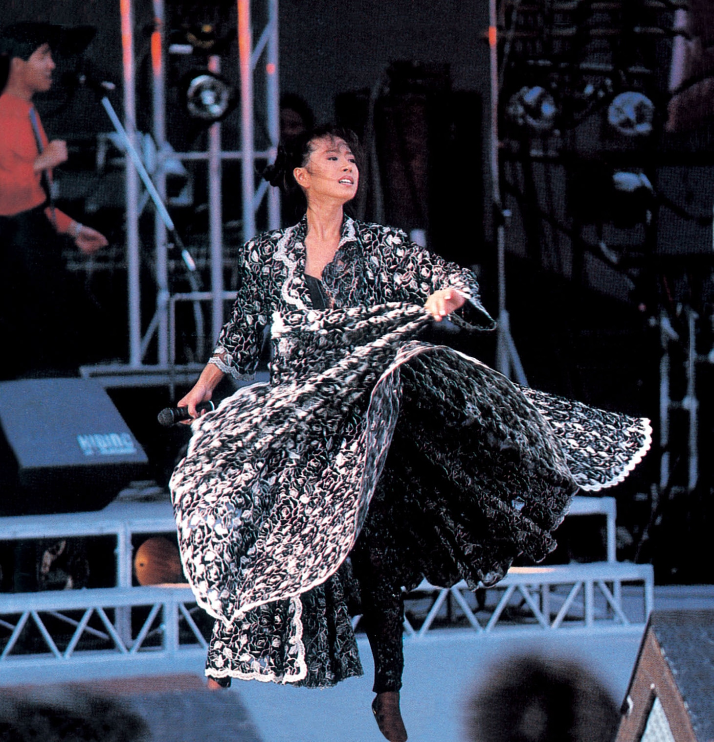 「中森明菜イースト・ライヴ インデックス23　劇場用4Kデジタルリマスター版」より。