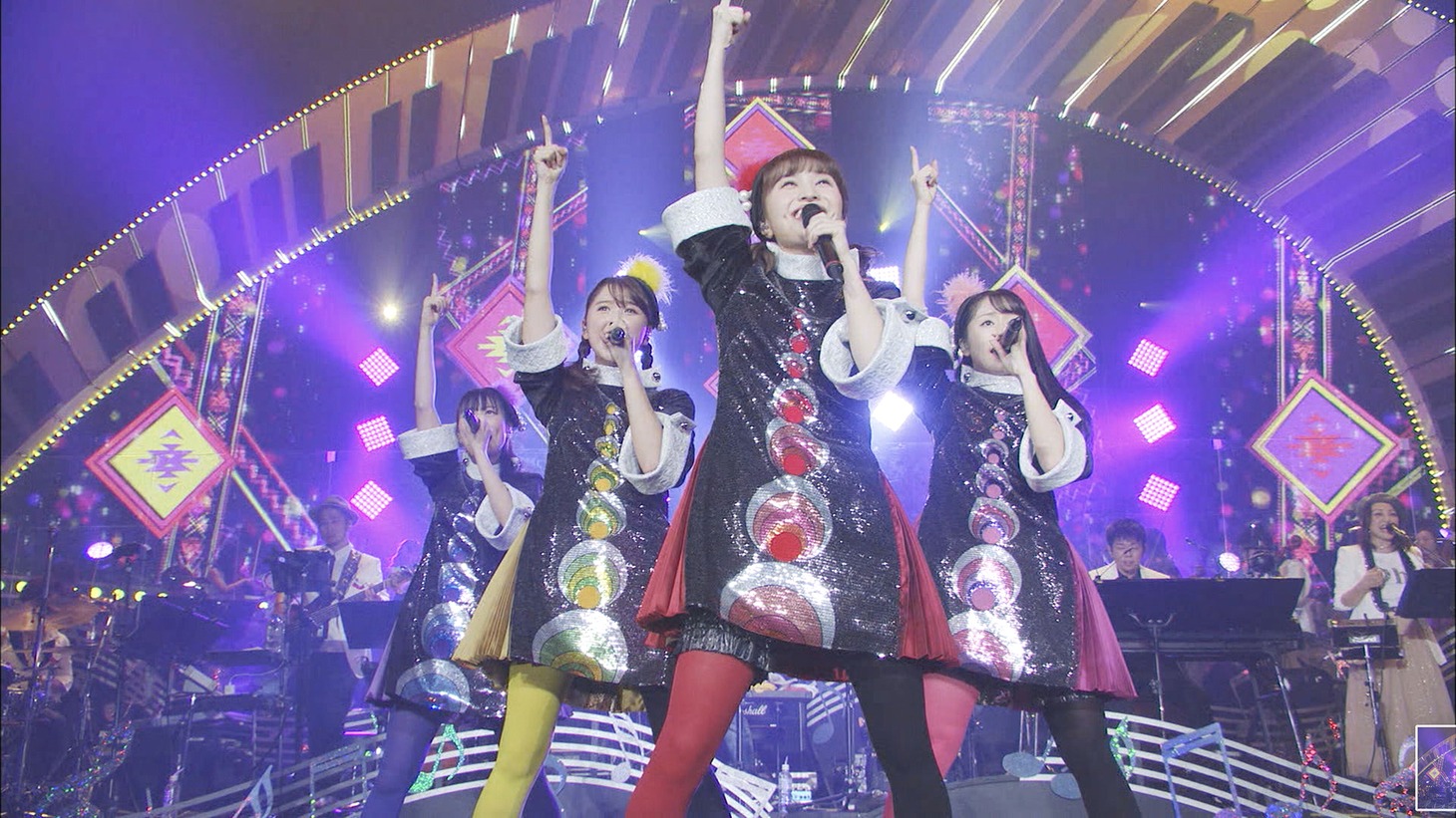ももいろクローバーZ「ピンキージョーンズ」ライブ映像より。