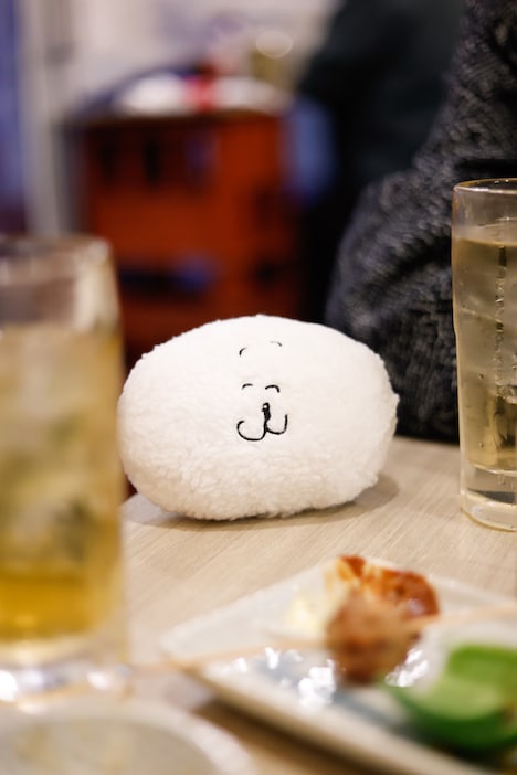 飲み会中の「ともだち」。