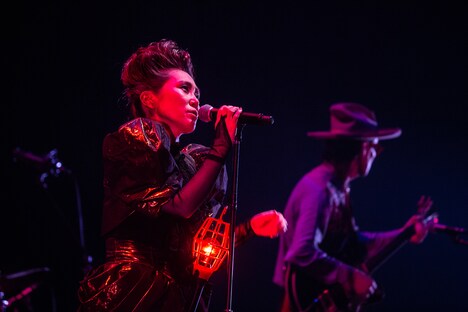 中納良恵（Vo）（撮影：仁礼博）