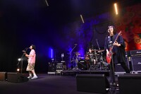 ヤバイTシャツ屋さん「"Tank-top Flower for Friends" ONE-MAN HALL TOUR 2023」2023年4月7日公演の様子。