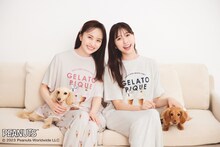 「PEANUTS meets GELATO PIQUE」のアイテムを着用した百田夏菜子、玉井詩織。(c)2023 Peanuts Worldwide LLC