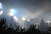 ヤバイTシャツ屋さん「"Tank-top Flower for Friends" ONE-MAN HALL TOUR 2023」2023年4月7日公演の様子。