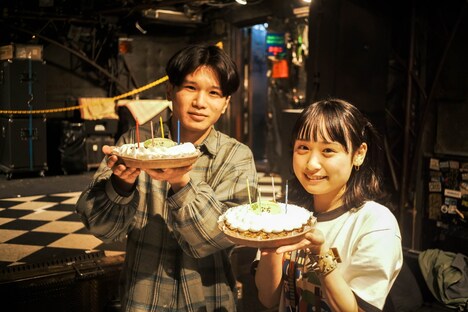 左から4月20日が誕生日の三浦太樹（レイラ）、4月10日が誕生日のなち（サバシスター）。（Photo by Mizuki Fukui）