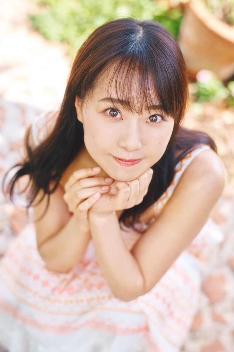 加藤夕夏（NMB48）1st写真集より。