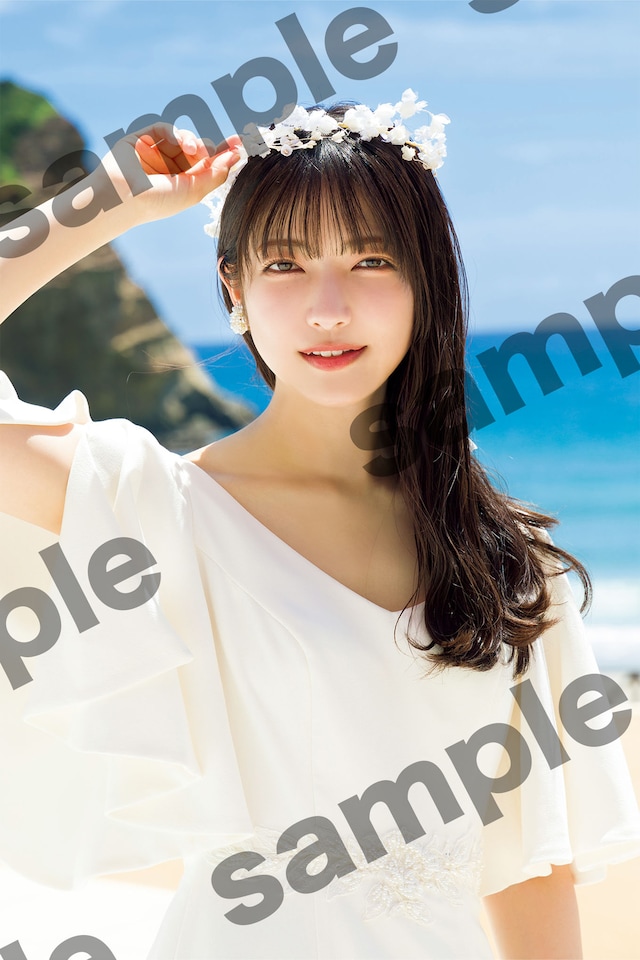 大園玲「櫻坂46 大園玲 1st写真集 半分光、半分影」より。（撮影：Takeo Dec.）