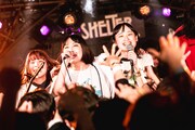 レイラ×サバシスターが“ホーム”回ったツアー、下北沢SHELTERファイナルで大団円