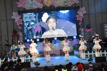 「きっとスタンダード」をアコースティックバージョンで披露する超ときめき♡宣伝部。