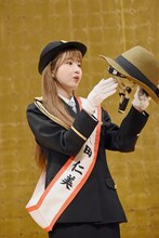 ハット型ヘルメットに驚く本田仁美（AKB48）。