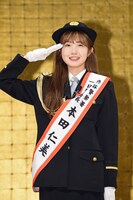 4月に渋谷警察署の1日所長を務めた際の本田仁美（AKB48）。