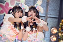 左から吉川ひより、菅田愛貴。