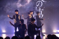 「幽かな夜の夢」のパフォーマンスの様子。（撮影：米山三郎）