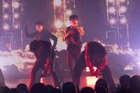 「Lion」のパフォーマンスの様子。（撮影：米山三郎）