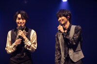 小泉光咲と桜木雅哉。（撮影：米山三郎）