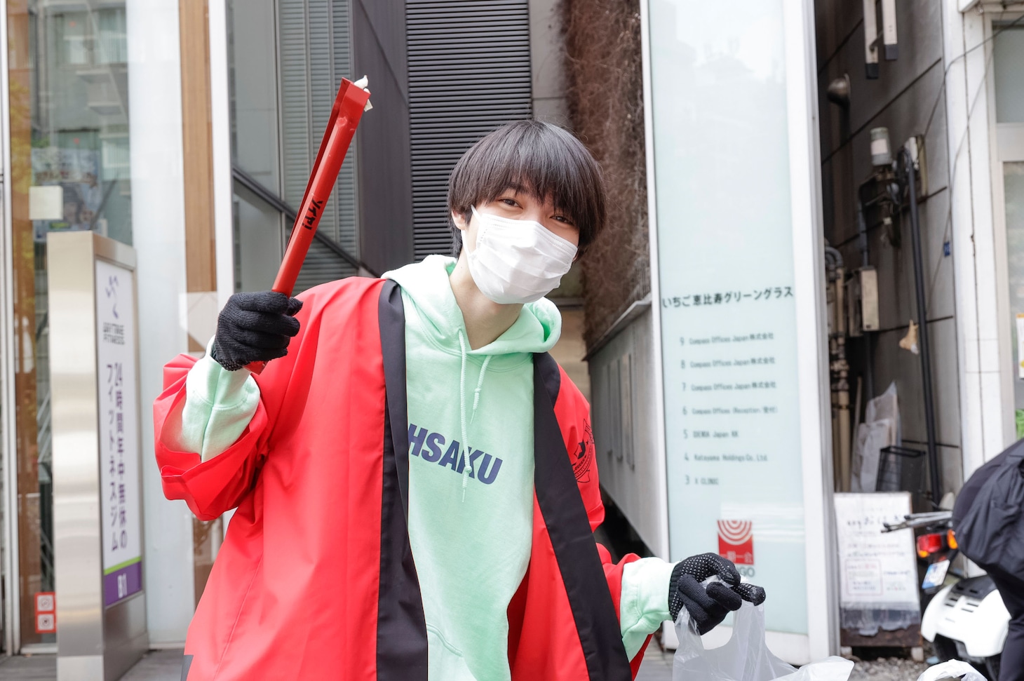 ゴミを拾った小泉光咲（原因は自分にある。）。