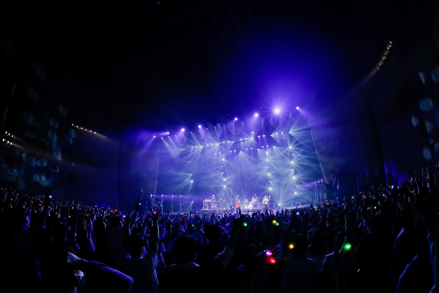 フジファブリックのライブの様子。（撮影：かわどう）