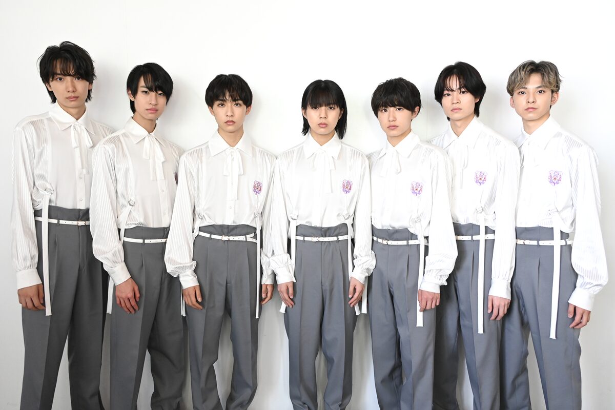 龍宮城のメンバー。左から冨田侑暉、Ray、KEIGO、ITARU、KENT、S、齋木 