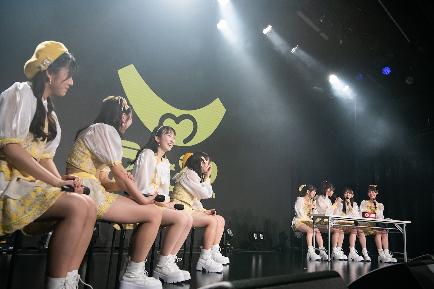 「ラフ×ラフの100億点レディオ」の様子。
