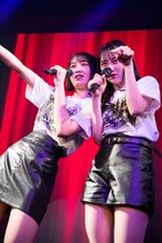 夏目涼風（左）と永松波留（右）。