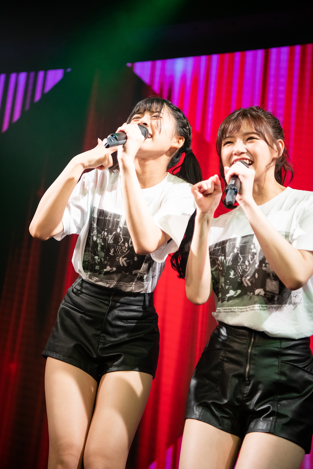 藤崎未来（左）と高梨結（右）。