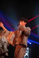 ONE LOVE ONE HEARTのパフォーマンスの様子。