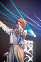 BUDDiiSのパフォーマンスの様子。