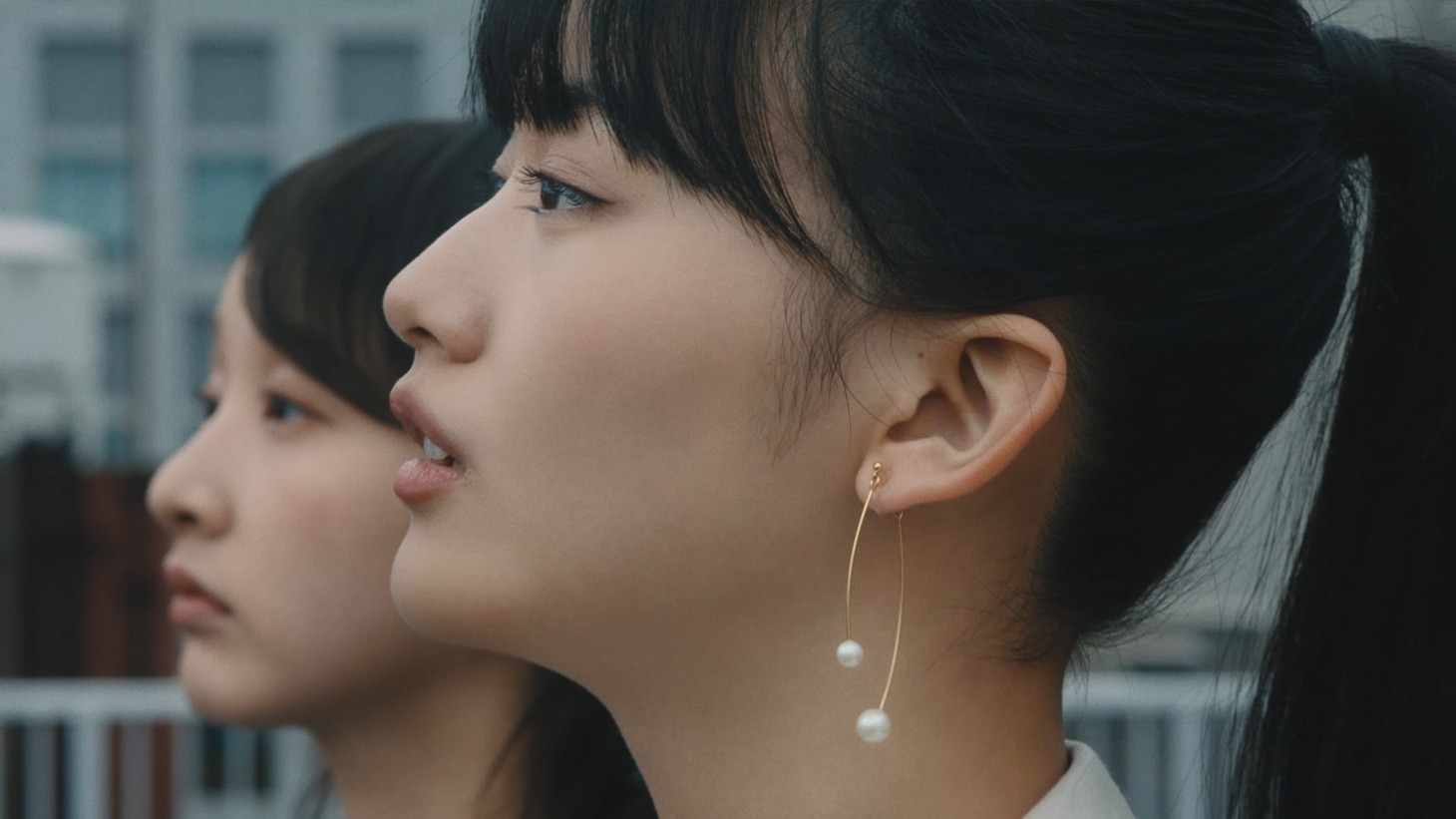 「サントリー天然水 ファイバー8000」のWeb CM「怪獣バイアフー襲来」編より。