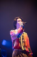 BUDDiiSのパフォーマンスの様子。