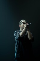 清水翔太のパフォーマンスの様子。