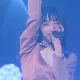 ExWHYZとアユニ・Dの貴重なパフォーマンスシーン