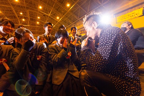 長渕剛と児島県立鹿児島南高等学校の卒業生。(c)オフィスレン (c)AbemaTV,Inc.