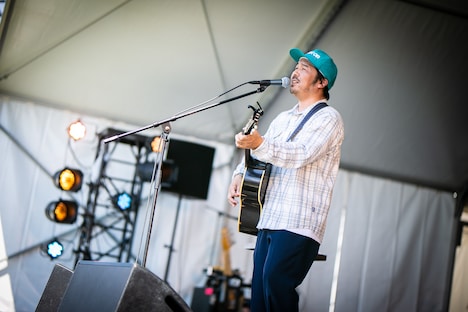 高本和英(COMEBACK MY DAUGHTERS)(Photo by Daisuke Yoshida)