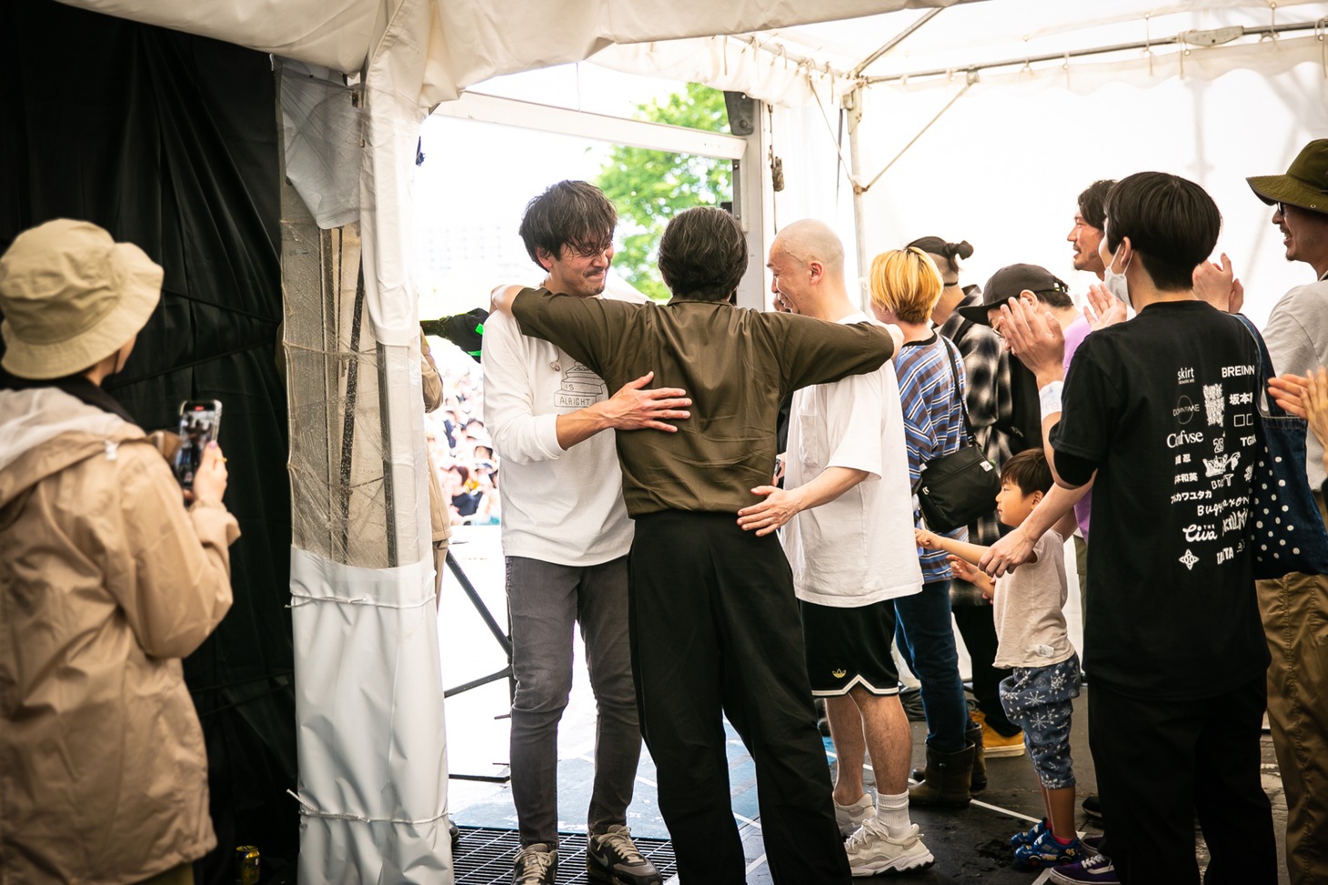 the band apartステージ袖の様子。（Photo by Daisuke Yoshida）