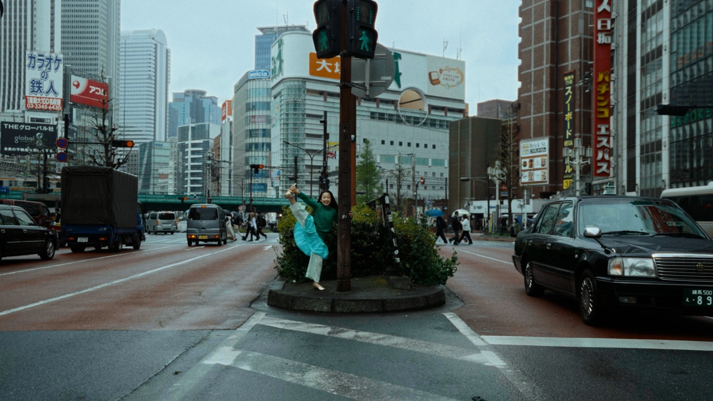 「TOKYO JUNK BOOGIE」ミュージックビデオより。