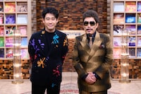 「SONGS」より、左から大泉洋、鈴木雅之。（写真提供：NHK）
