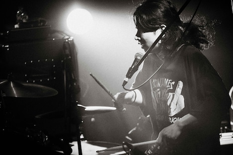 中島元良（Dr / w.o.d.）（撮影：小杉歩）