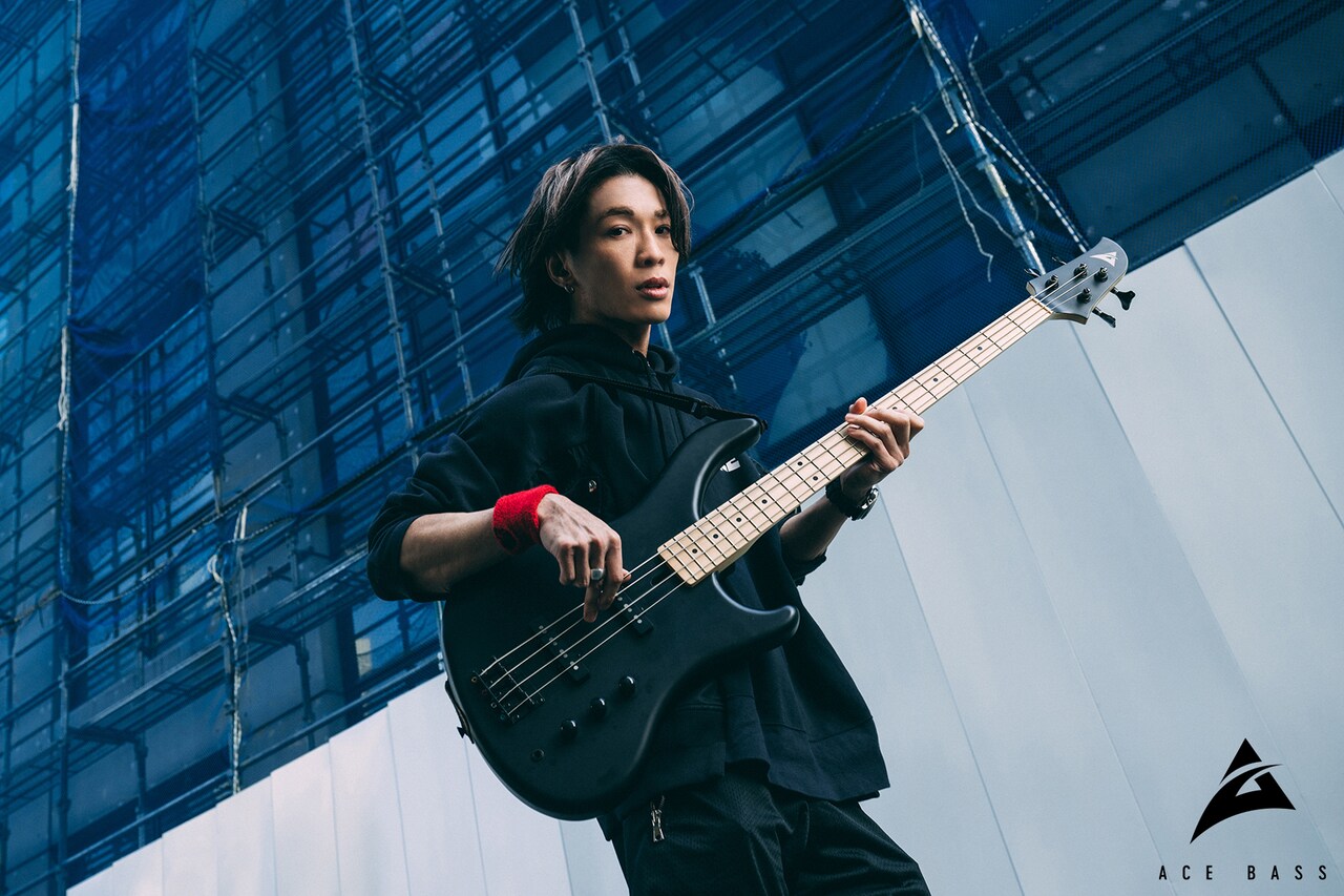 あきらかにあきら、自身のベースブランド・ACE BASSより第1弾モデル発売