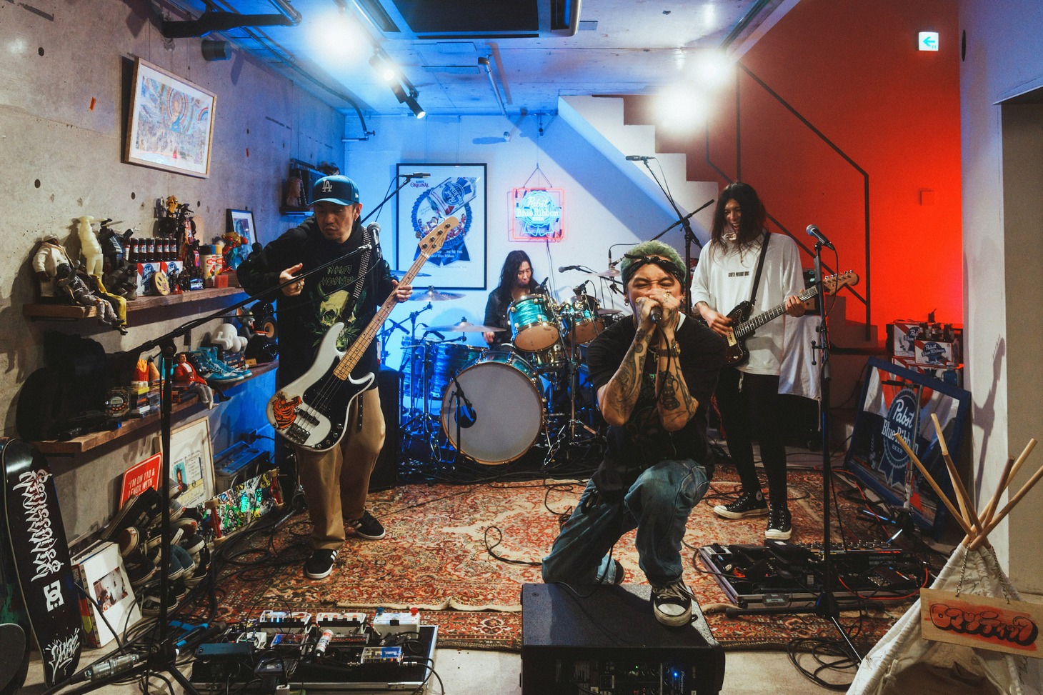 「DOG HOUSE STUDIO」よりThe BONEZ。