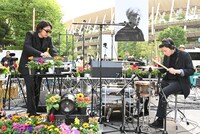 左から篠田ミル、大井一彌。