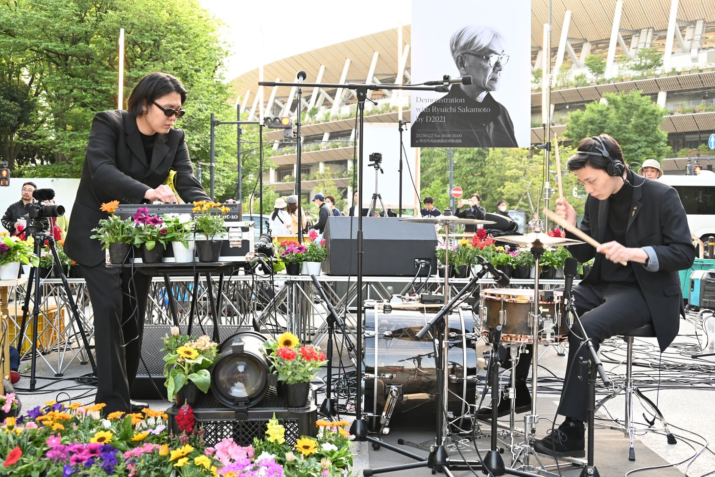 左から篠田ミル、大井一彌。
