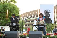 左から蓮沼執太、U-zhaan。