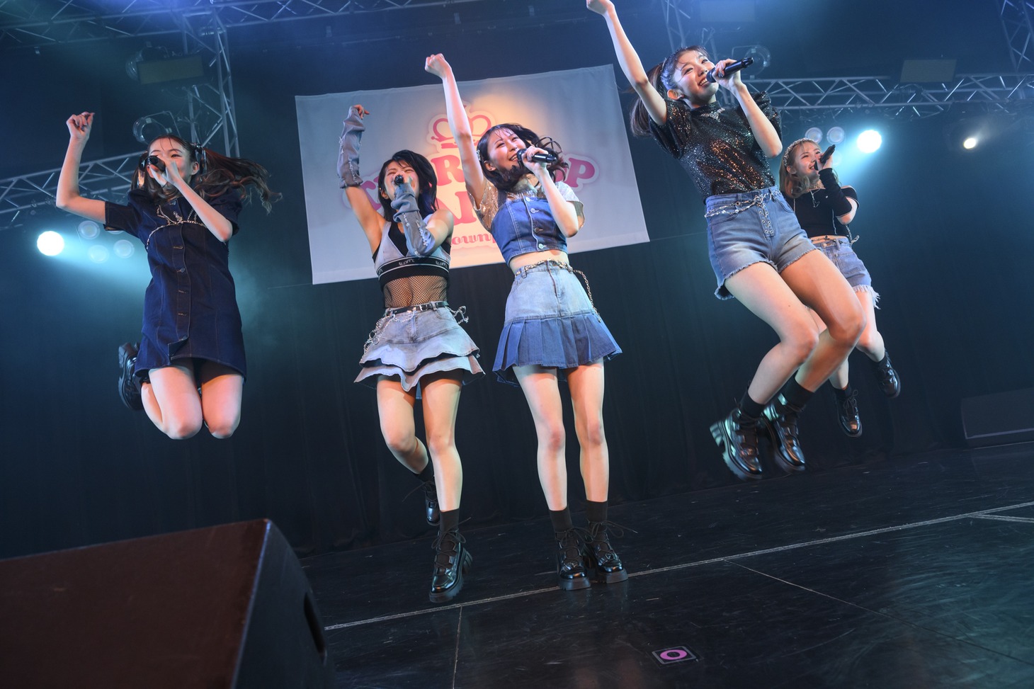 CROWN POP「TIARA POP PARTY Season1」の様子。