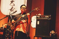 休日課長（B）（撮影：横山マサト）