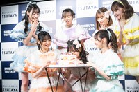 ケーキに大興奮のFRUITS ZIPPER。