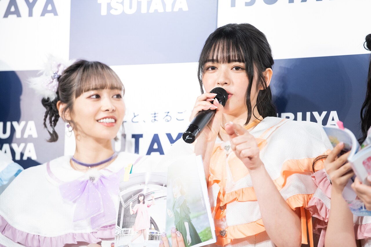 FRUITSZIPPER 鎮西寿々歌 仲川瑠夏 推しアピタオルVer.2 左から仲川瑠夏、鎮西寿々歌。 - FRUITS ZIPPER、1周年記念
