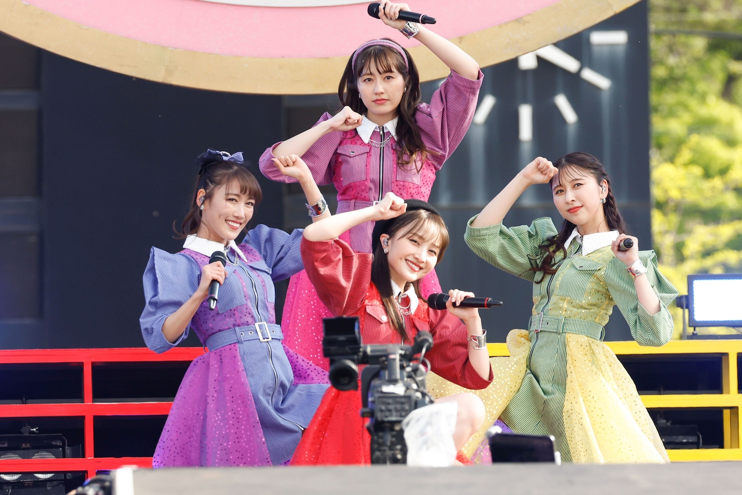 ももいろクローバーZ「ももクロ春の一大事2023 in 福山市 ～笑顔のチカラ つなげるオモイ～」4月23日公演の様子。